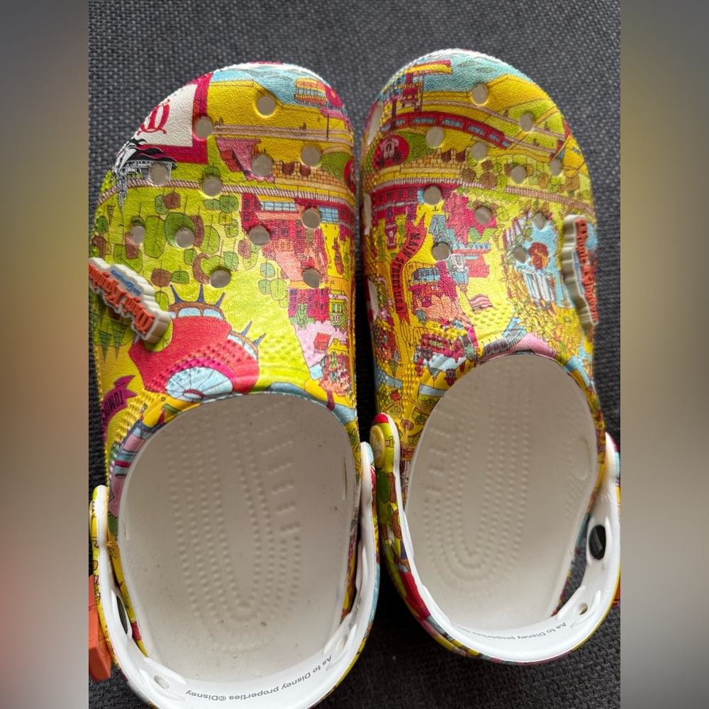 Excellent condition Disneyland crocs M4 W6